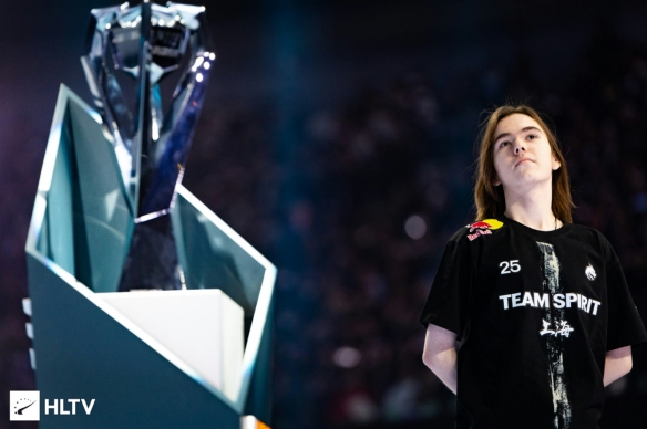 LPL夏季赛组内赛前两周最佳阵容：Tarzan获选MVP