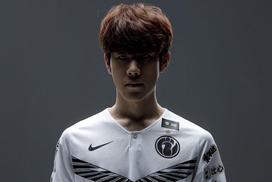 开玩笑的！ Shanks 对拳击冠军Jezeri的正义一击得分， Anyone's Legend 击败 Team WE 3-1