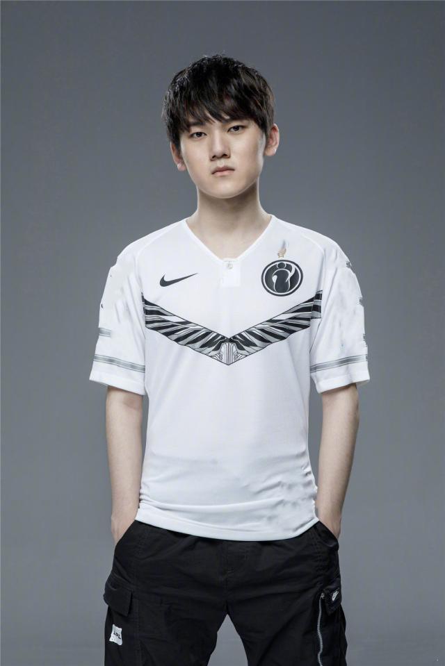 LPL历史上第四次出现最佳阵容AD缺席决赛，全位置最多！